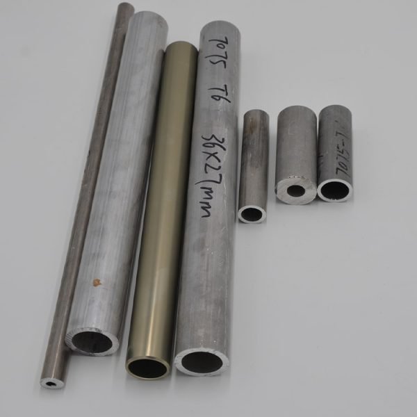 5052耐腐浊挤压无缝铝管 (1)